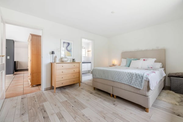 Traumhafte 1.5-Zimmer-Dachmaisonettewohnung mit hellen Räumen und sonnigem Balkon 8