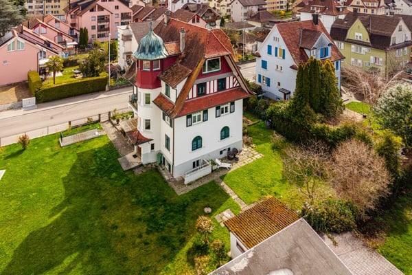 historisches Wohnhaus (VOLLVERMIETET) mit 4 Wohnungen (im Stockwerkeigentum) & 5 externen Tiefgaragenplätzen 5