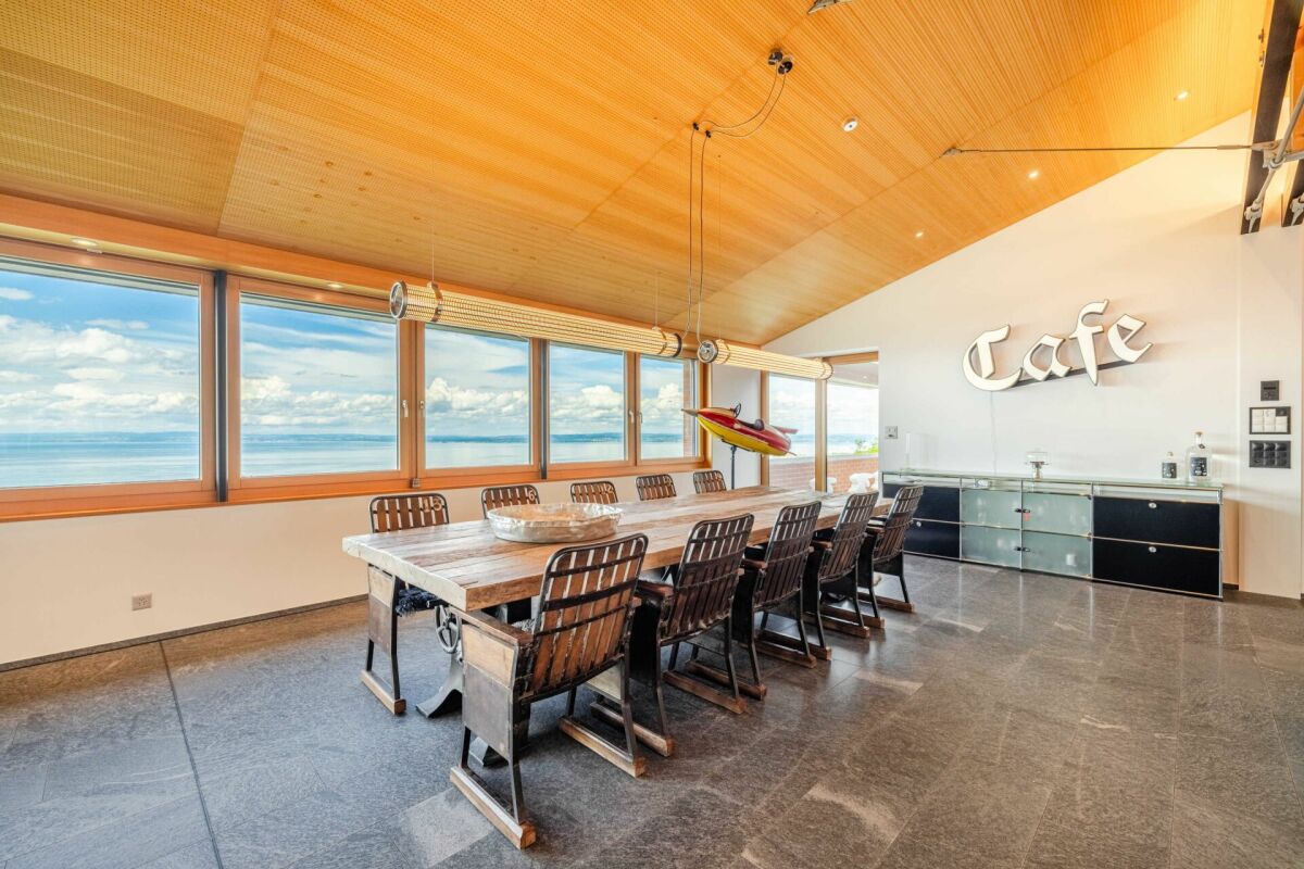 Premium-Einfamilienhaus mit Panorama-Seeblick und aussergewöhnlicher Grundstücksfläche
