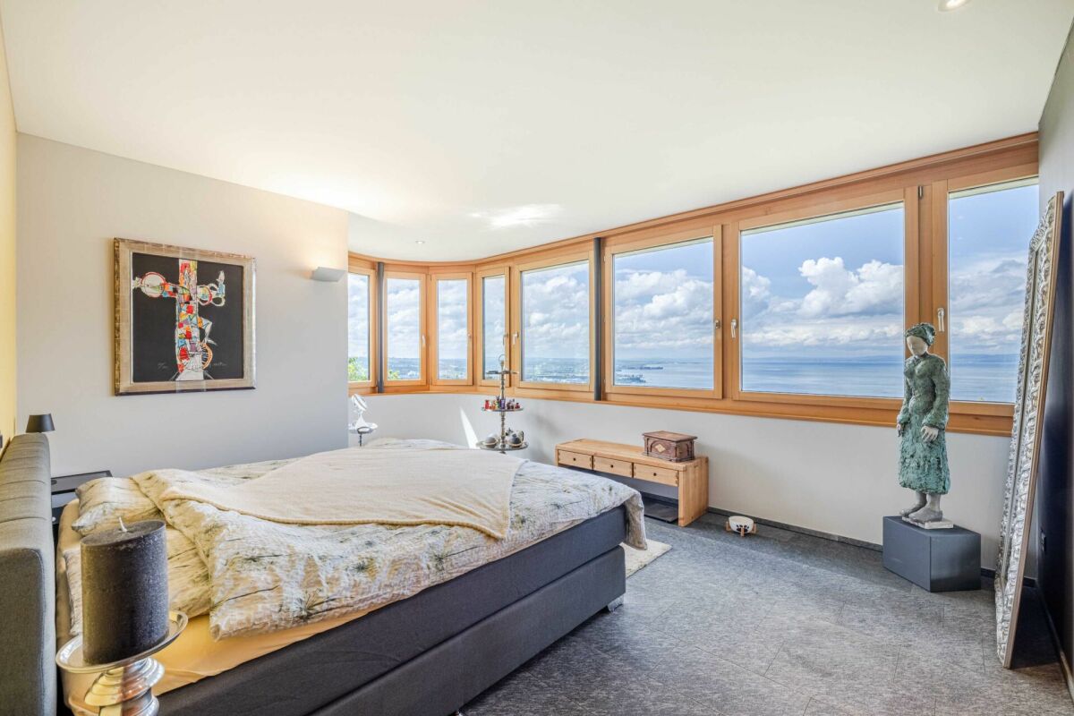 Premium-Einfamilienhaus mit Panorama-Seeblick und aussergewöhnlicher Grundstücksfläche