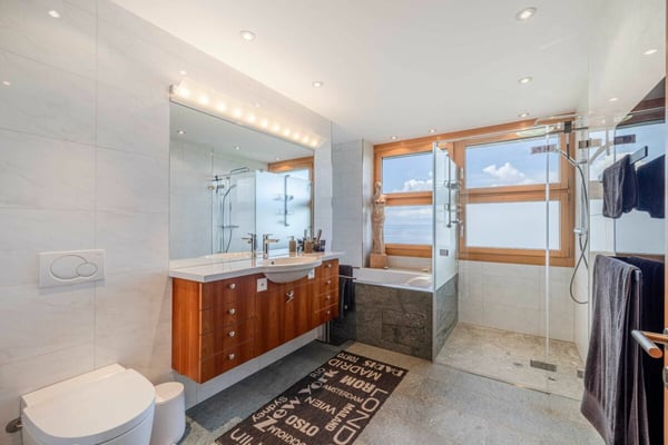 Premium-Einfamilienhaus mit Panorama-Seeblick und aussergewöhnlicher Grundstücksfläche 6