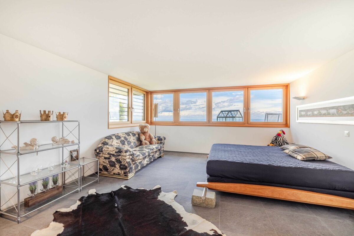Premium-Einfamilienhaus mit Panorama-Seeblick und aussergewöhnlicher Grundstücksfläche