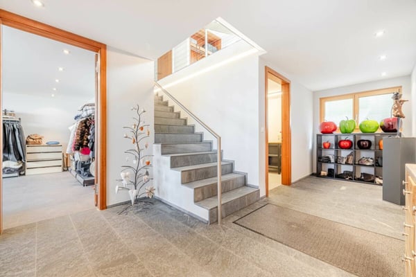 Premium-Einfamilienhaus mit Panorama-Seeblick und aussergewöhnlicher Grundstücksfläche 8