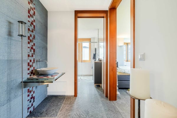Premium-Einfamilienhaus mit Panorama-Seeblick und aussergewöhnlicher Grundstücksfläche 7