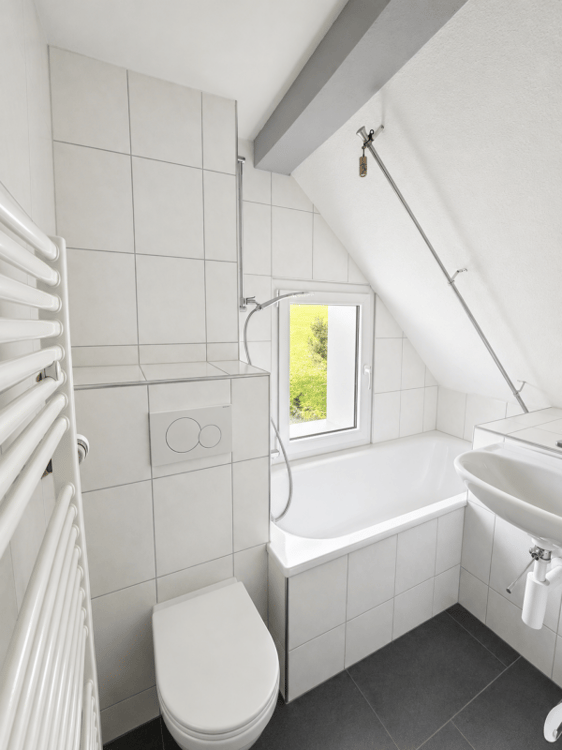 Modernisierte 3.5-Zimmer Dachwohnung mit Balkon und Traumaussicht 10