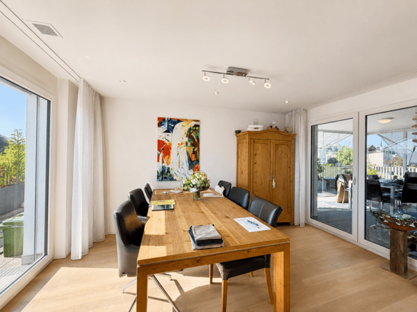 5.5-Zimmer-Attikawohnung mit 150 m² Rundumterrasse, Weitsicht und direktem Terrassenzugang aus jedem Zimmer 9