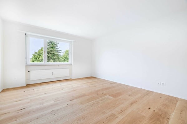 FAMILIENFREUNDLICHE, HOCHWERTIG RENOVIERTE, MODERNE 4.5-ZIMMER-WOHNUNG IN MEHRFAMILIENHAUS MIT LIFT 3