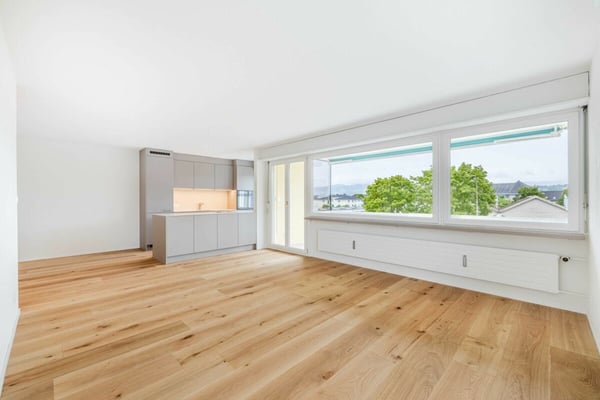 FAMILIENFREUNDLICHE, HOCHWERTIG RENOVIERTE, MODERNE 4.5-ZIMMER-WOHNUNG IN MEHRFAMILIENHAUS MIT LIFT 4