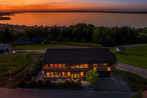 WO DER SEE ZUM PANORAMA WIRD: EXKLUSIVES EINFAMILIENHAUS AUF GROSSZÜGIGEM GRUNDSTÜCK 3