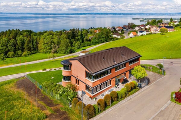 WO DER SEE ZUM PANORAMA WIRD: EXKLUSIVES EINFAMILIENHAUS AUF GROSSZÜGIGEM GRUNDSTÜCK 14