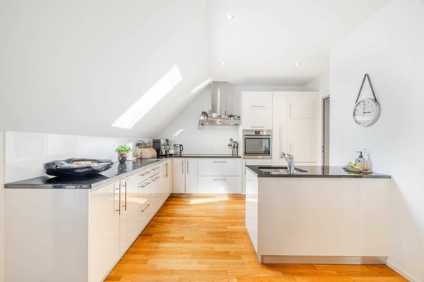 Wohnen in Bodenseenähe - attraktive 3.5-Zimmer-Dachgeschosswohnung