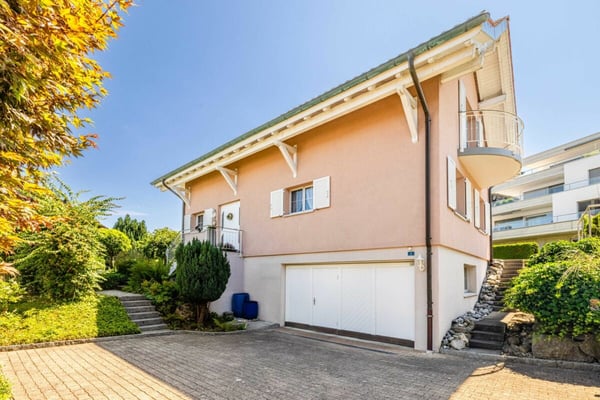 5.5-Zi. Einfamilienhaus mit Doppelgarage, grossem Garten und Whirlpool 3