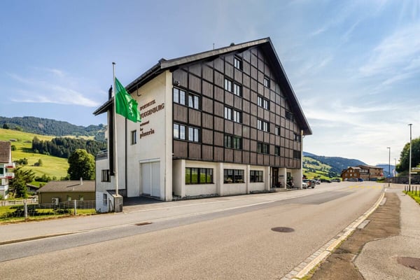 VIEL POTENZIAL AN BESTER LAGE: HOTEL TOGGENBURG MIT TRAUMAUSSICHT UND IDEALER STRUKTUR 15