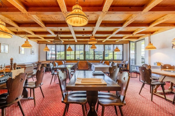 VIEL POTENZIAL AN BESTER LAGE: HOTEL TOGGENBURG MIT TRAUMAUSSICHT UND IDEALER STRUKTUR 5