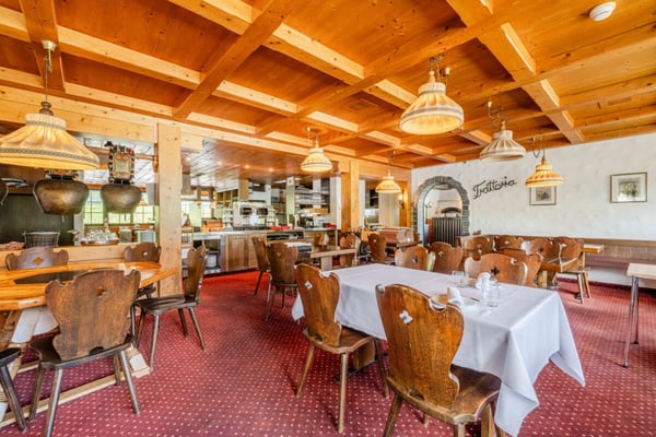 VIEL POTENZIAL AN BESTER LAGE: HOTEL TOGGENBURG MIT TRAUMAUSSICHT UND IDEALER STRUKTUR 6