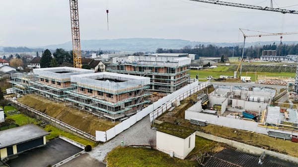Familienwohnen mit Aussicht - grosszügiges 5.5-Zi. Doppel-Einfamilienhaus 9