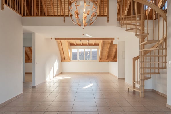 Grosse 4-Zimmer-Maisonette-Wohnung mit Sauna und herrlicher Aussicht in Schüpfen 5