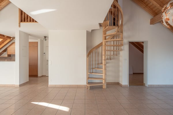 Grosse 4-Zimmer-Maisonette-Wohnung mit Sauna und herrlicher Aussicht in Schüpfen 7