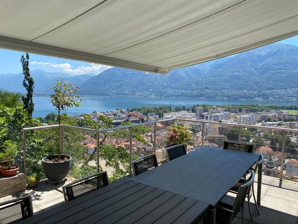 Radiosa Villa sopra Locarno, Strahlende, moderne Villa über Locarno 1
