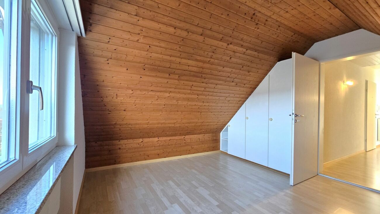 Gemütliche, helle 2.5-Zimmerwohnung mit zusätzlichem Zimmer und Estrich