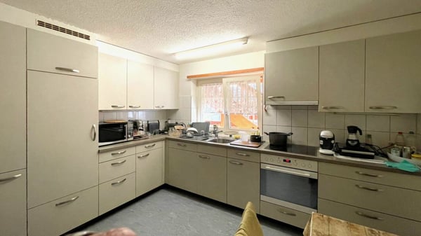 3-Familien-Wohnhaus und Ökonomietrakt mit Ausbaupotential (vollvermietet) in Buckten/BL 5