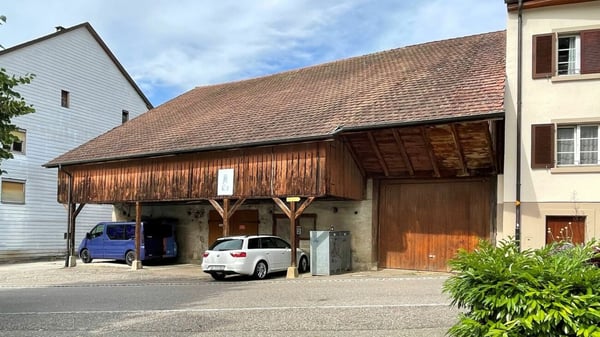 3-Familien-Wohnhaus und Ökonomietrakt mit Ausbaupotential (vollvermietet) in Buckten/BL 4