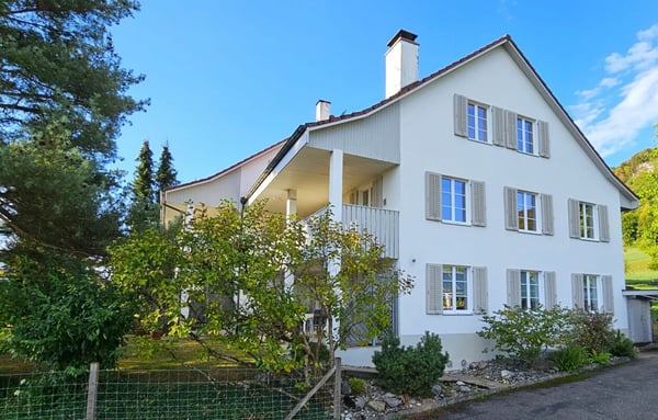 Heimelige 5.5-Zimmer-Maisonettewohnung an idyllischer Lage