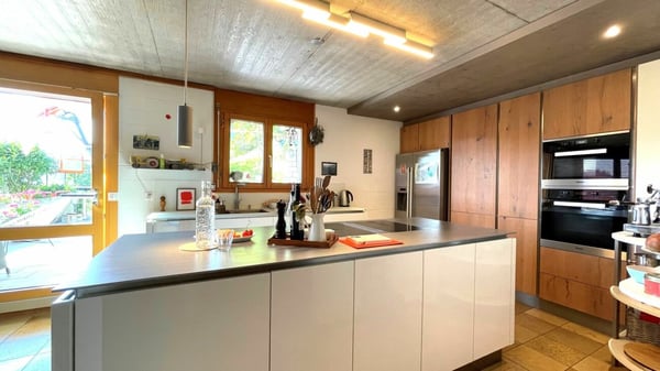 Traumhafte 5.5-Zimmer-Maisonettewohnung mit separatem Büro, zwei Garagen und Weitsicht 8