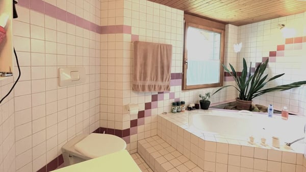 Traumhafte 5.5-Zimmer-Maisonettewohnung mit separatem Büro, zwei Garagen und Weitsicht 15