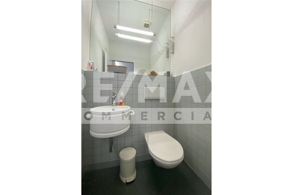 Praxisräume an zentraler Wohnlage mit viel Sonne 8