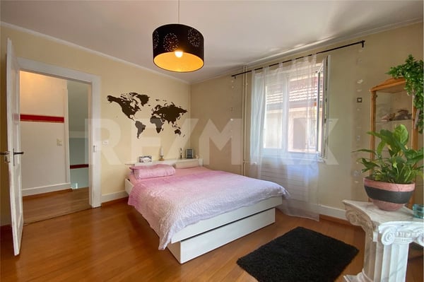 charmantes Familienhaus mit viel Potenzial in zentraler, sonniger Lage 10