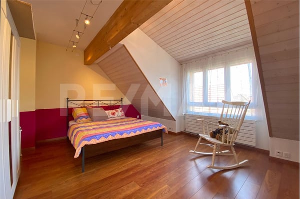 charmantes Familienhaus mit viel Potenzial in zentraler, sonniger Lage 12