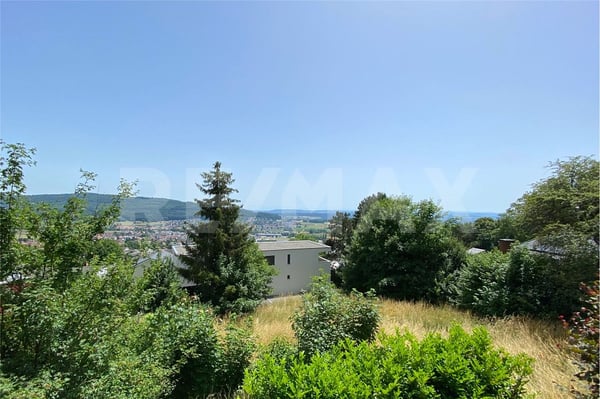 erhöht gelegen, herrliche Weitsicht und mit viel Sonne 5