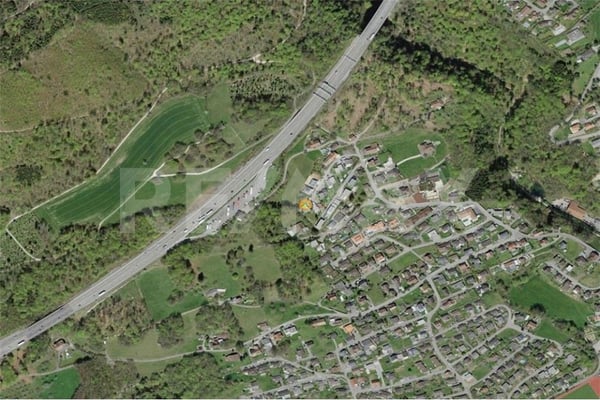 erhöht gelegen, herrliche Weitsicht und mit viel Sonne 3