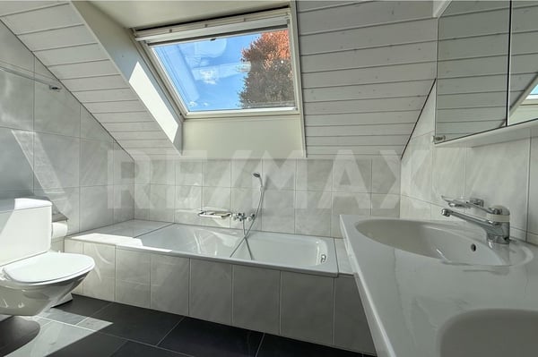 Charmante Dachwohnung mit Cheminée und Terrasse in ruhigem Quartier 11