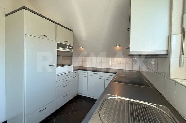 Charmante Dachwohnung mit Cheminée und Terrasse in ruhigem Quartier 7