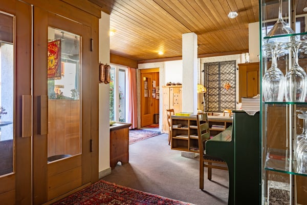 Wohnhaus mit Hotel und Restaurant in Gurtnellen UR 10