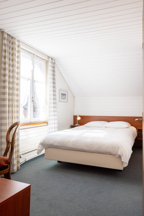 Wohnhaus mit Hotel und Restaurant in Gurtnellen UR 17