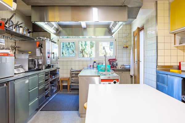 Wohnhaus mit Hotel und Restaurant in Gurtnellen UR 13