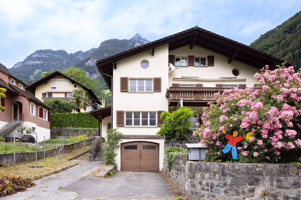 Zweifamilienhaus mit Seesicht in Flüelen, UR 24