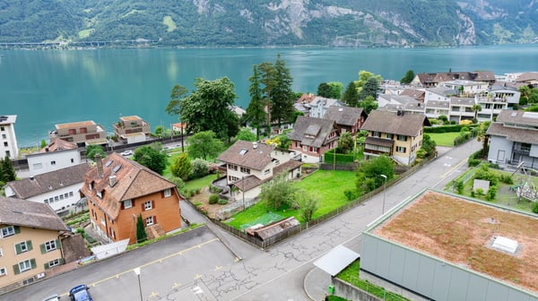 Zweifamilienhaus mit Seesicht in Flüelen, UR 5