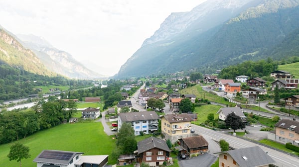 Bauland von 1872 m2 in Kernzone 2 - Entwicklungspotenzial mitten in Silenen 7