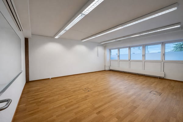 Gewerbe-/Büroräumlichkeiten nähe Klusplatz, zuzügl. Archiv-/Lagerraum 8