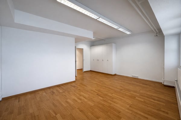 Gewerbe-/Büroräumlichkeiten nähe Klusplatz, zuzügl. Archiv-/Lagerraum 4