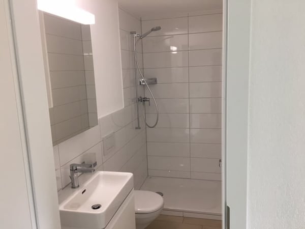 PER 1. APRIL 2025 WUNDERSCHÖNE, MODERNE 1.5-ZIMMERWOHNUNG ZU VERMIETEN !!!!! 5