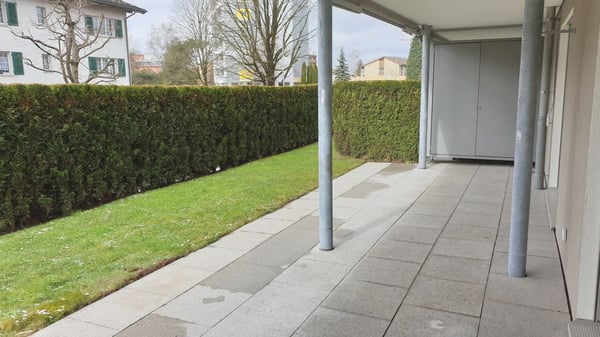 Helle 3.5-Zimmer-Wohnung mit Sitzplatz 2