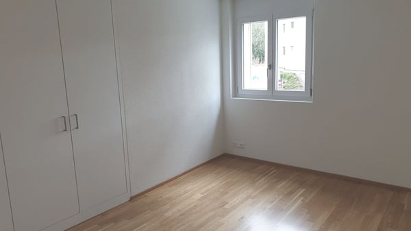 Helle 3.5-Zimmer-Wohnung mit Sitzplatz 8