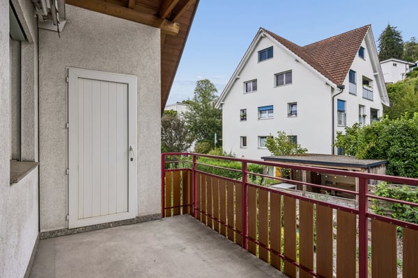 4.5-Zimmer-Dachmaisonettewohnung mit Balkon und Einstellplatz 25