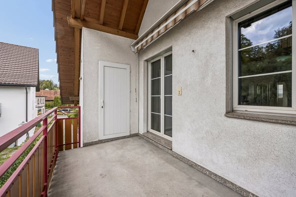 4.5-Zimmer-Dachmaisonettewohnung mit Balkon und Einstellplatz 23