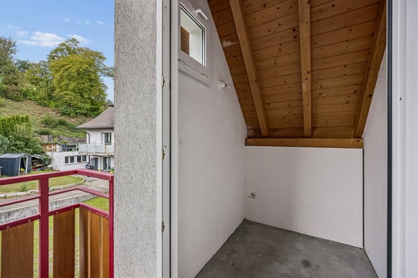 4.5-Zimmer-Dachmaisonettewohnung mit Balkon und Einstellplatz 24